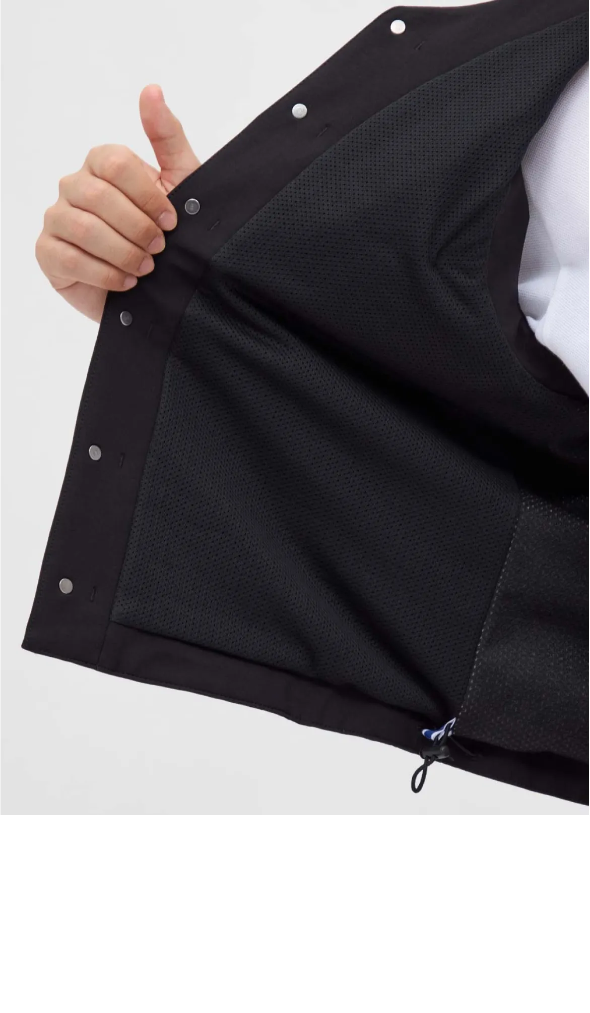 はっ水加工されたゴルフ用メンズベストの内側