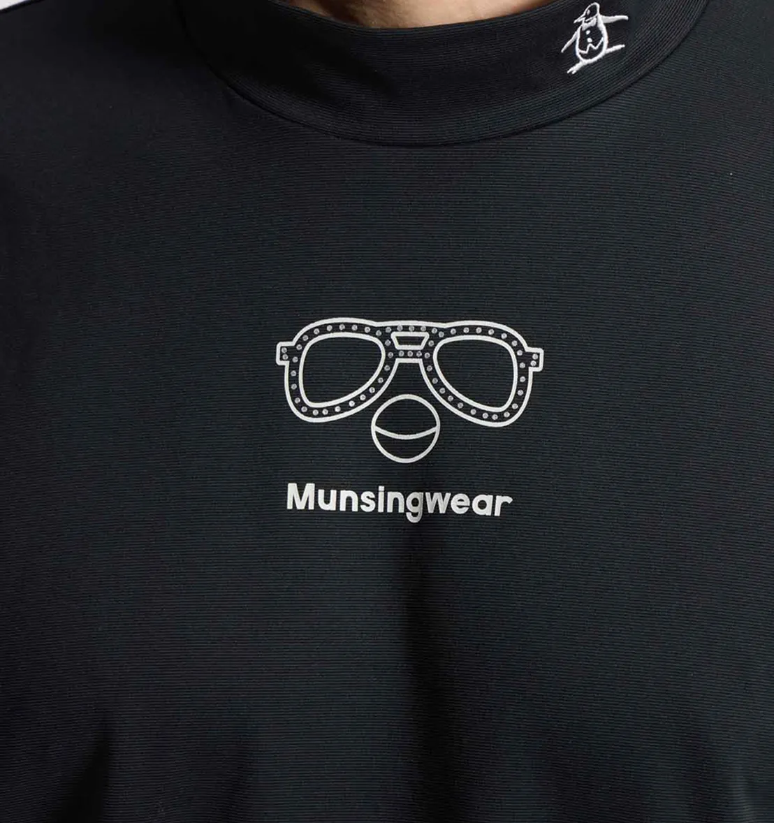 黒いペンギンのプリントのアップ