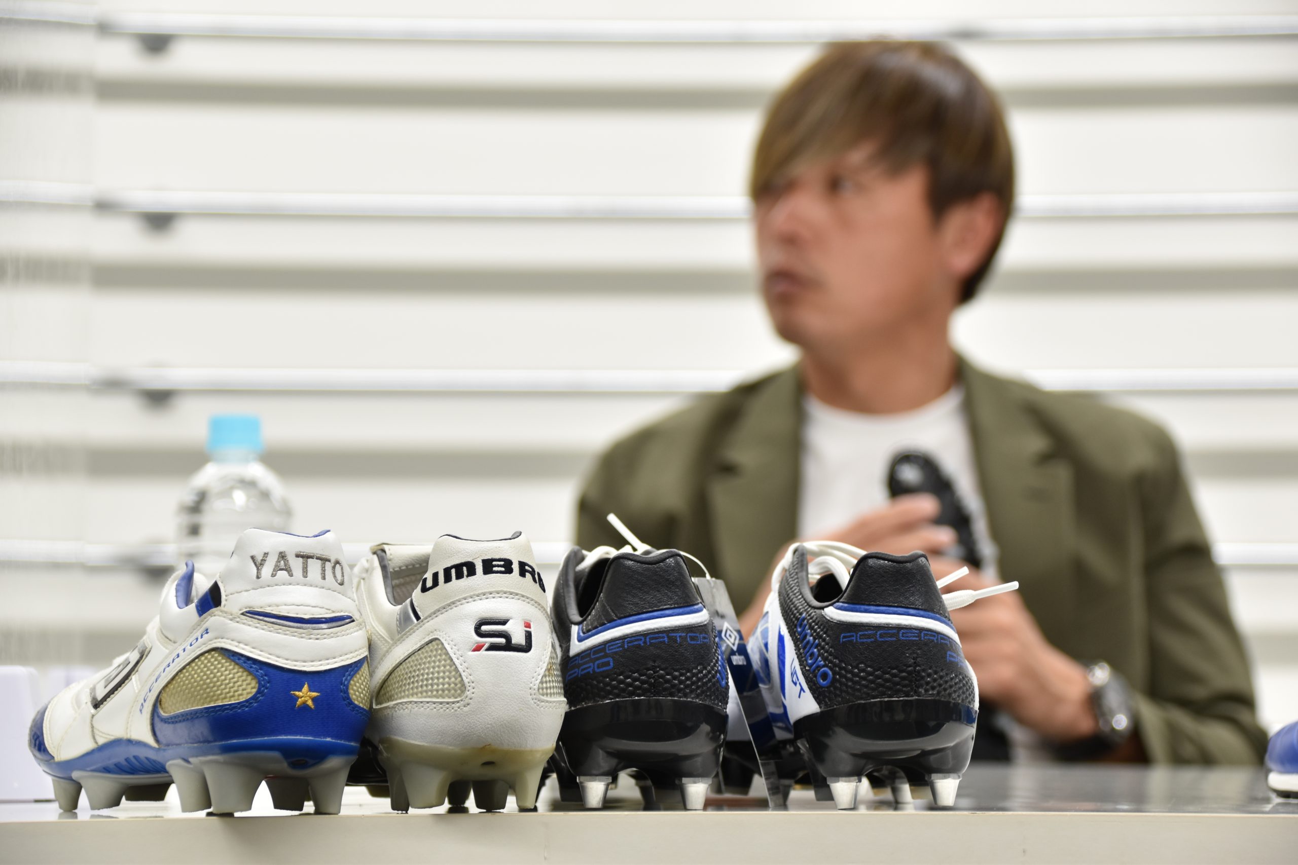 遠藤保仁選手に聞いたスパイク選びのこだわり|アンブロ公式|UMBRO 遠藤保仁選手に聞いたスパイク選びのこだわり|アンブロ公式|UMBRO