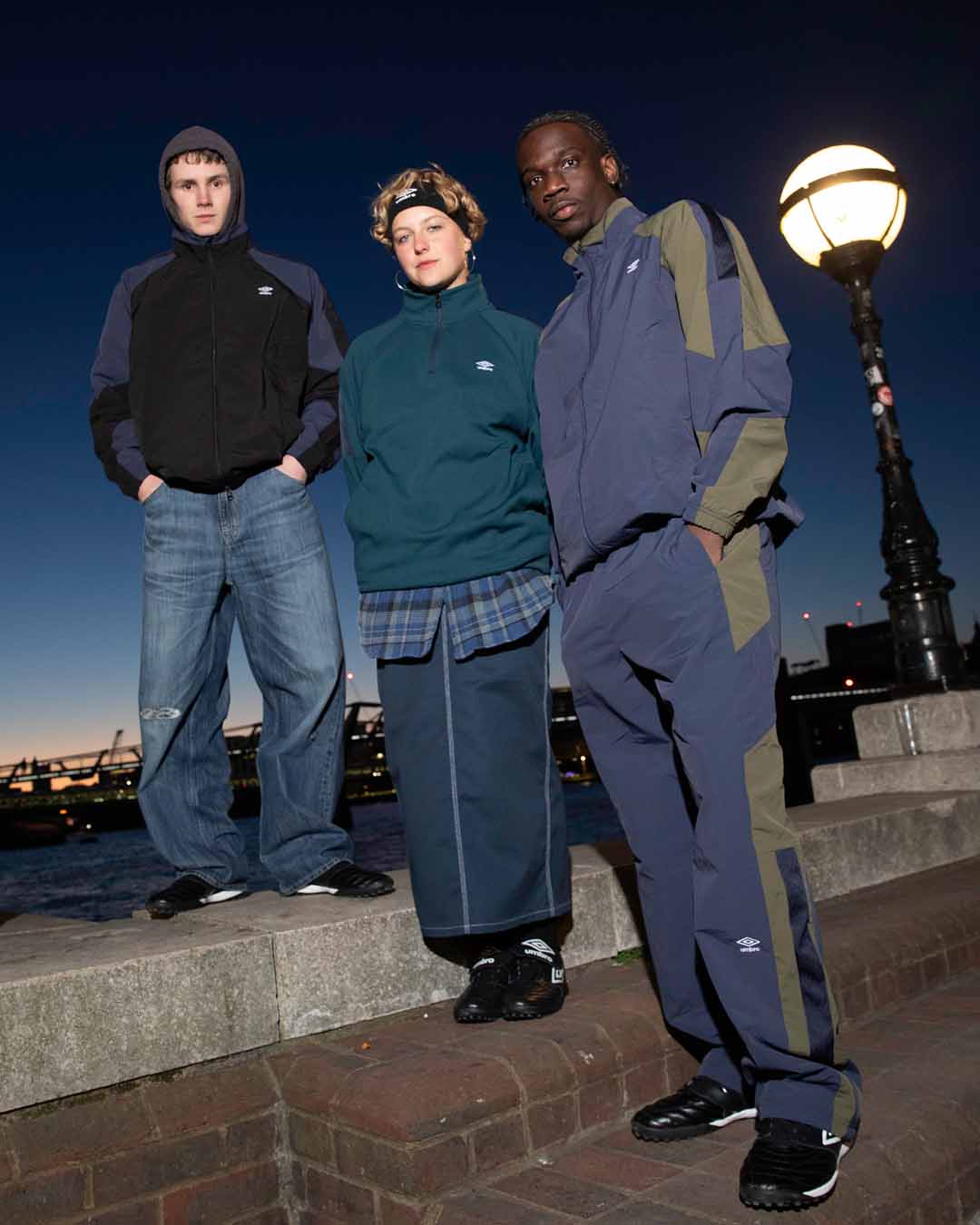 サッカーブランドアンブロのアウェイデイズコレクションの秋冬新作アイテム販売開始｜サッカーをするときも日常でも着用できるアイテム