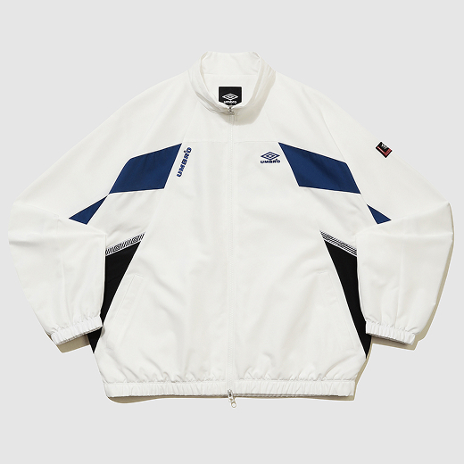 サッカーブランドアンブロのホワイトのトラックジャケット｜裏メッシュ｜スポーツミックスコーデでも活躍