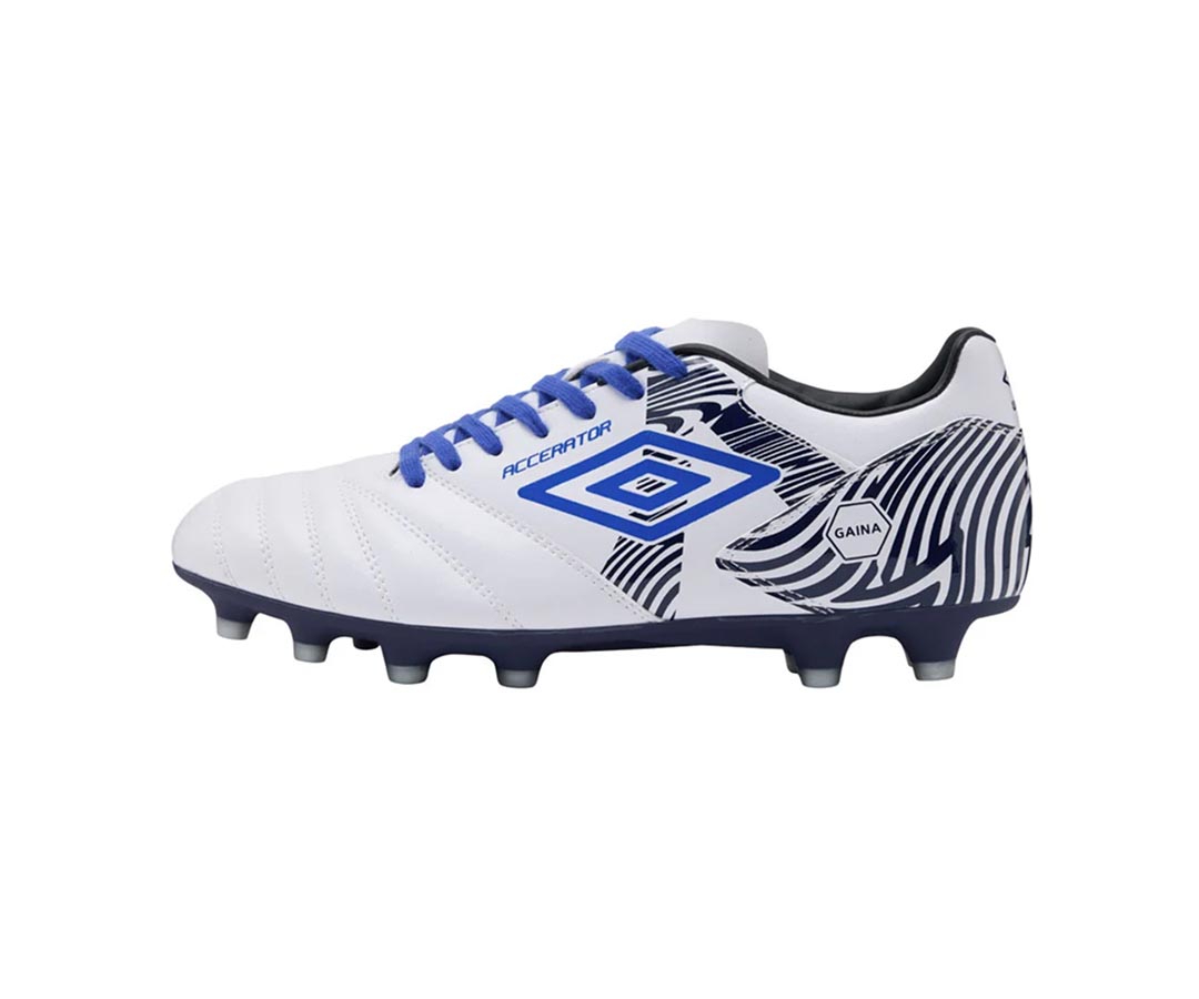 サッカースパイク 断熱