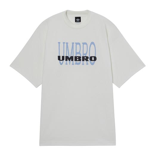 サッカーブランドアンブロの白のグラフィックシャツ