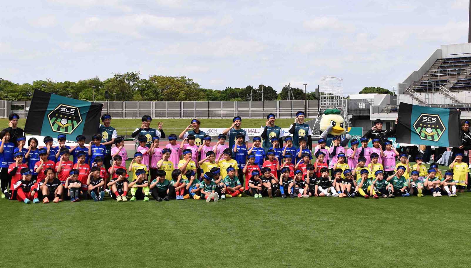 サッカーブランドアンブロの「プロテクトヘッドバンド」着用シーン3
