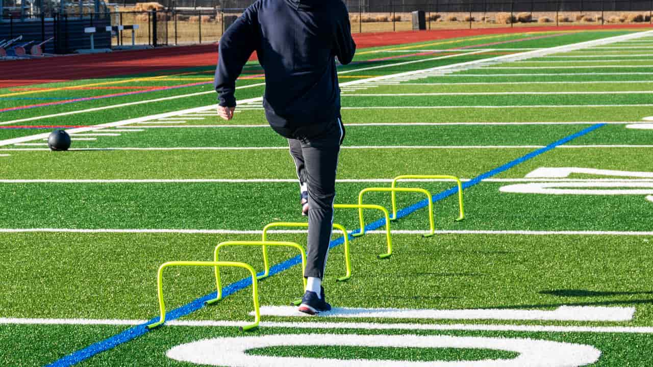 サッカーのディフェンスの練習方法