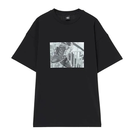サッカーブランドアンブロの半袖Tシャツ