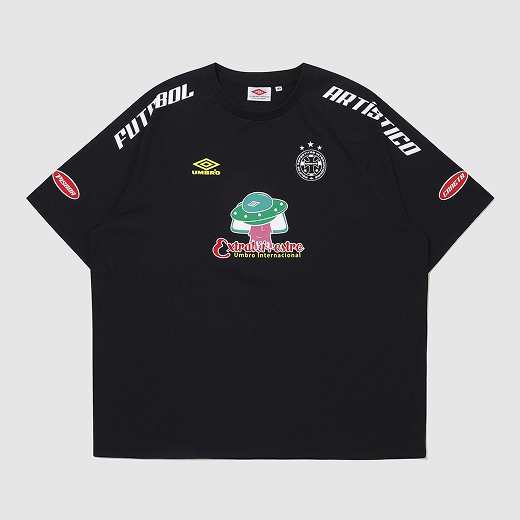 サッカーブランドアンブロのシャツ｜ブラックのシャツ
